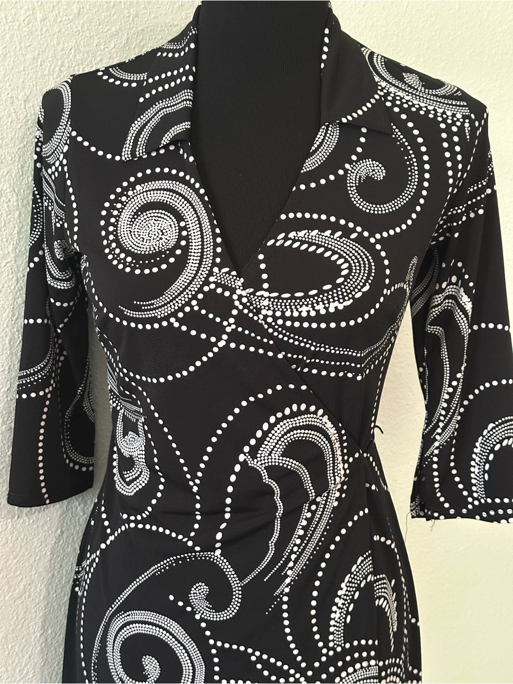 I.N. San Francisco Black and White Swirl Jersey Wrap-Style Midi Dress - Picture 7 of 8